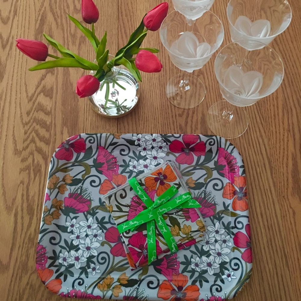 NWOTVera Bradley Serving Platter 4 fabric  napkins